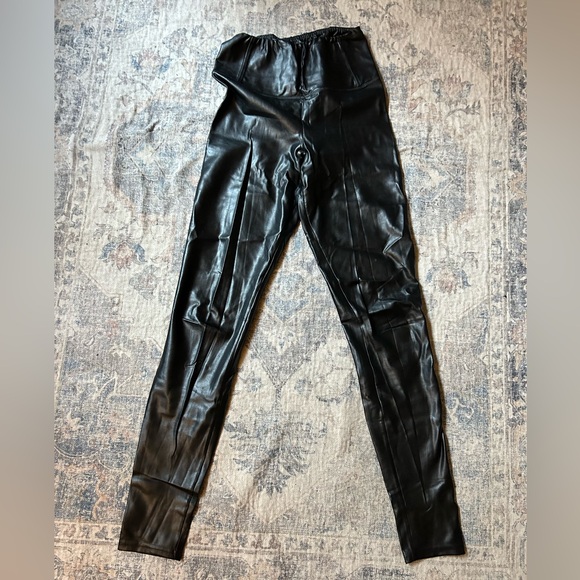 Aritzia Wilfred Daria Pant (Leather Legging) - Picture 4 of 9